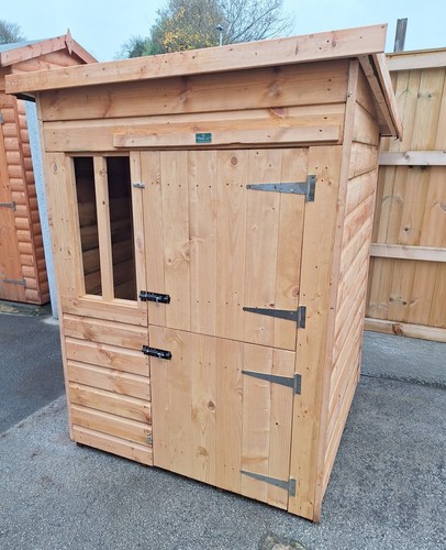 Dog kennel outdoor pinelap - dog,